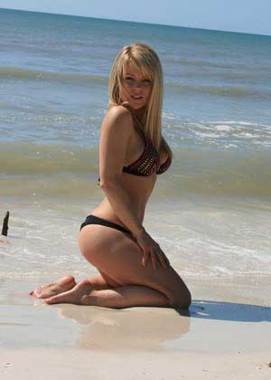 hot nude woman in Fort Myers Beach